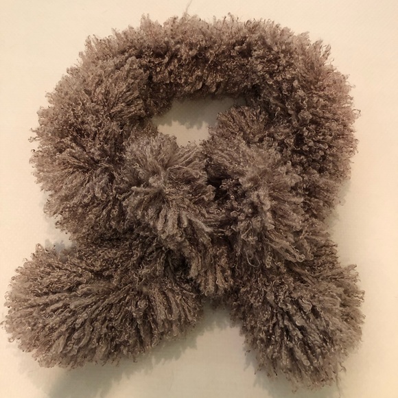 Scarf - Picture 1 of 4